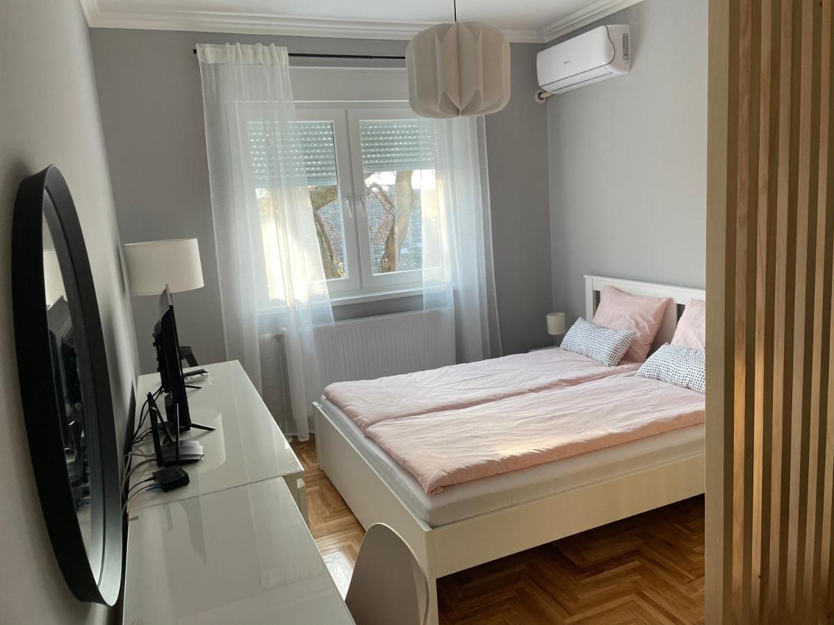 Apartmani ซอมโบร์ ภายนอก รูปภาพ