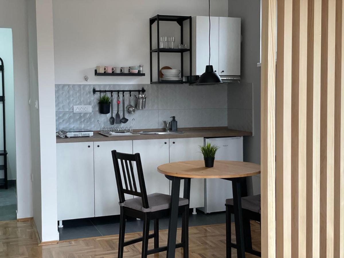 Apartmani ซอมโบร์ ภายนอก รูปภาพ