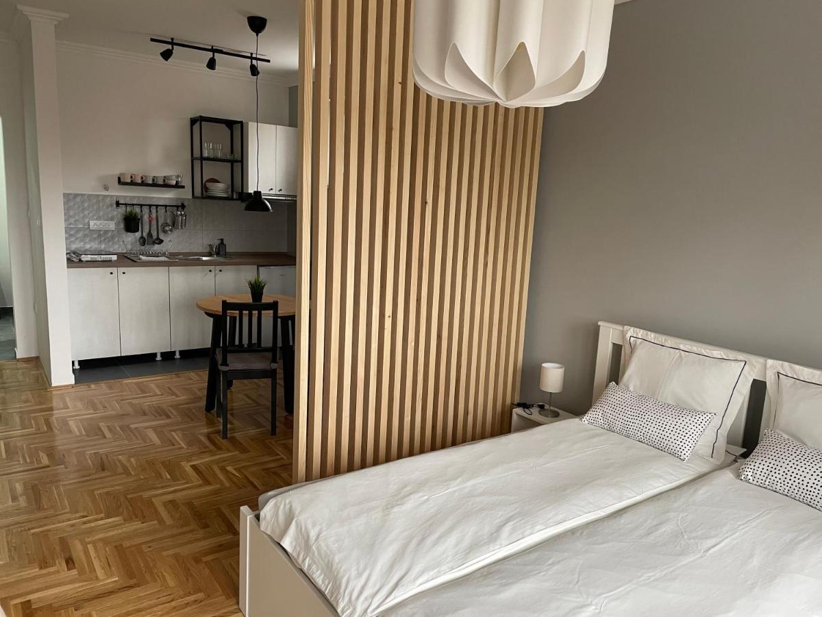 Apartmani ซอมโบร์ ภายนอก รูปภาพ