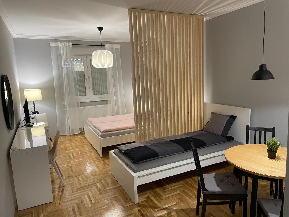 Apartmani ซอมโบร์ ภายนอก รูปภาพ
